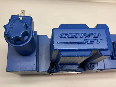 Used MOOG D661-3702E Solenoid Valves Ohio US | Surplus Asset Holdings #1295771