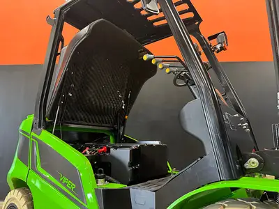 Used 2026 Viper FB30 4-Wheel Sit down Electric Counterbalance Forklifts New York US | United Lift #1446668