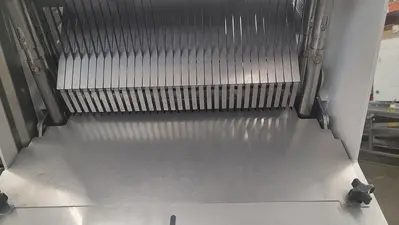 2022 OLIVER 747-N SELECT Bread Slicer | Harvest Equipment and Fabrication Inc (11)