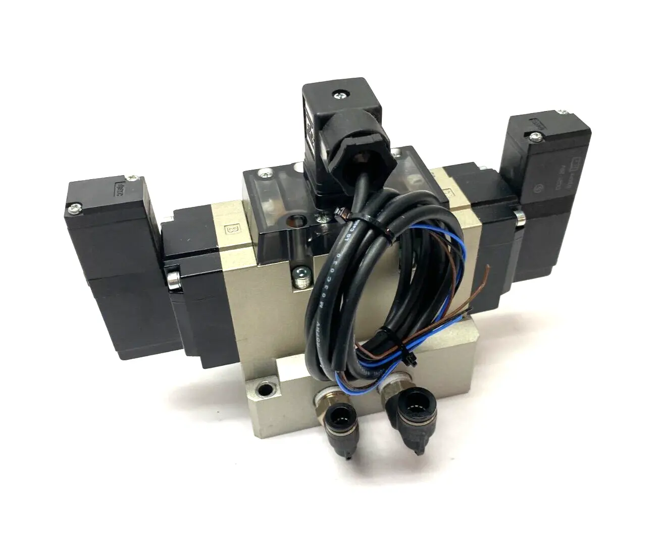USED SMC 4/5 PORT SOLENOID VALVE 3-POSITION DC21-26V