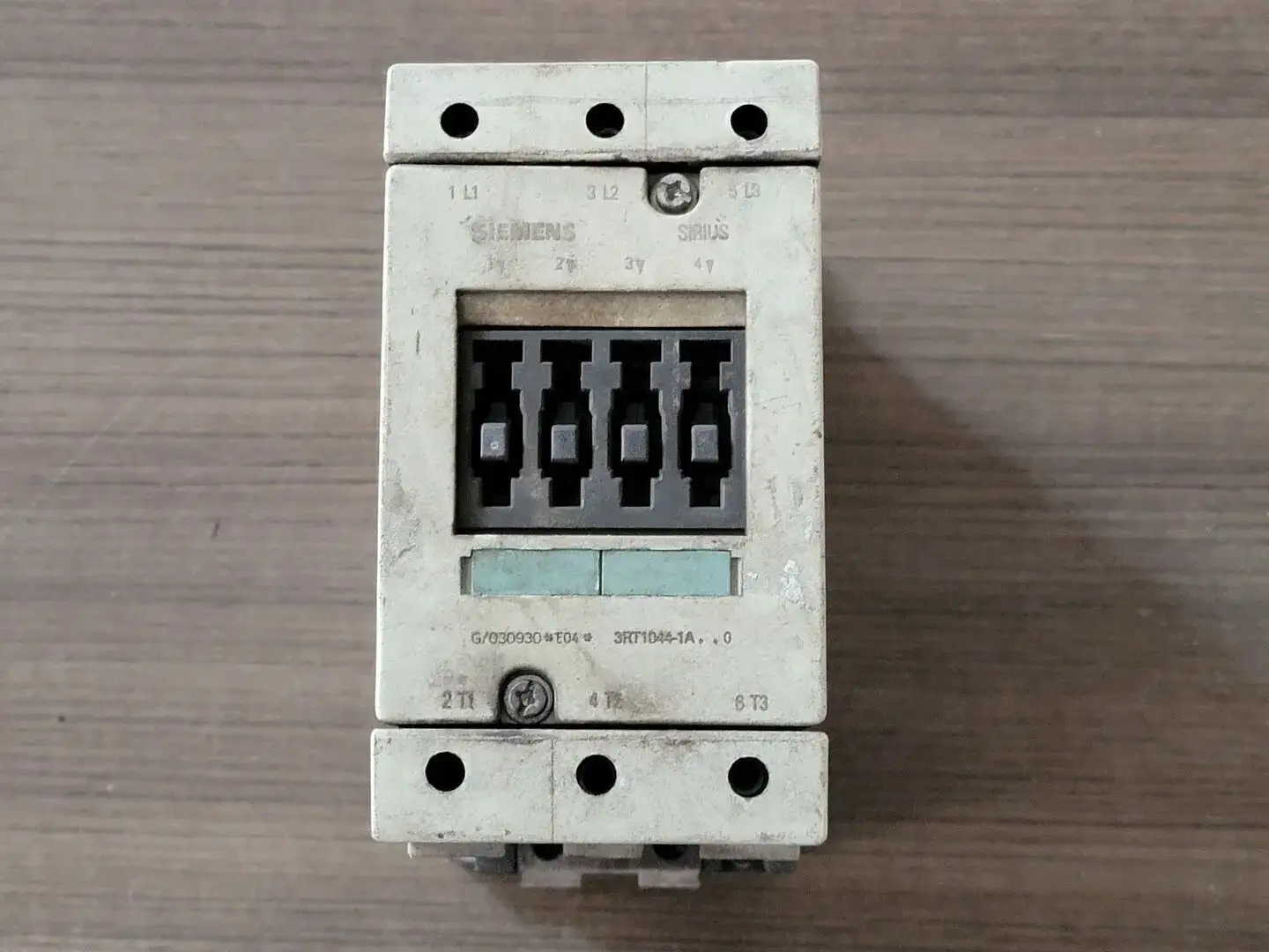 USED SIEMENS 3RT1044-1AK60