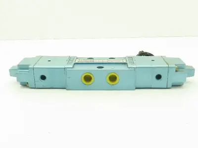 Skinner S4KKJAL4 Directional Control Valve 5-Way 3 Pos 120V 150 PSI 1/2" NPT