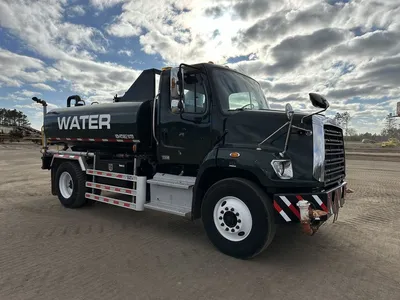 Used 2016 FREIGHTLINER 108SD TANKER Tanker trucks Minnesota US | Carco Truck & Equipment #1514307