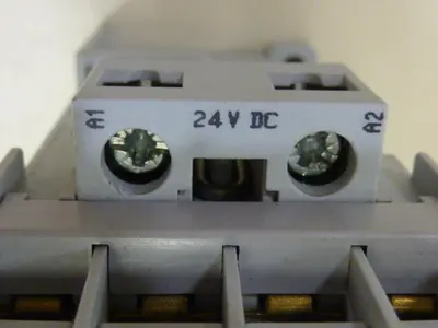 USED ALLEN BRADLEY 100-CO9Z.10 SER A
