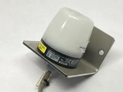 USED PATLITE BEACON LIGHT MALE M12 5-PIN 12-24VDC W/ BRACKET