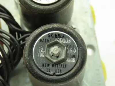 Honeywell Skinner MBD009 Solenoid Valve 4-Way Assembly NC 12VDC 150 PSI MBD005