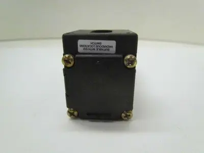 CH Cutler Hammer E51SPL Limit Switch on E51RN Receptacle With E51DF33 Head
