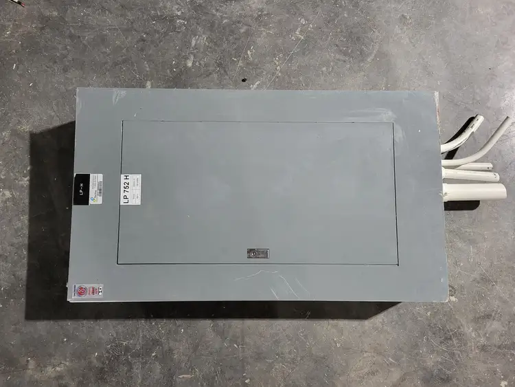 Used SQUARE D YBL4242 Switchgears British Columbia CA | Lenmark #913779