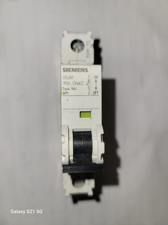 Used SIEMENS 5SJ4135-7HG40 Circuit Breakers Arizona US | ASSET CONVERSION SPECIALISTS, INC. #308192