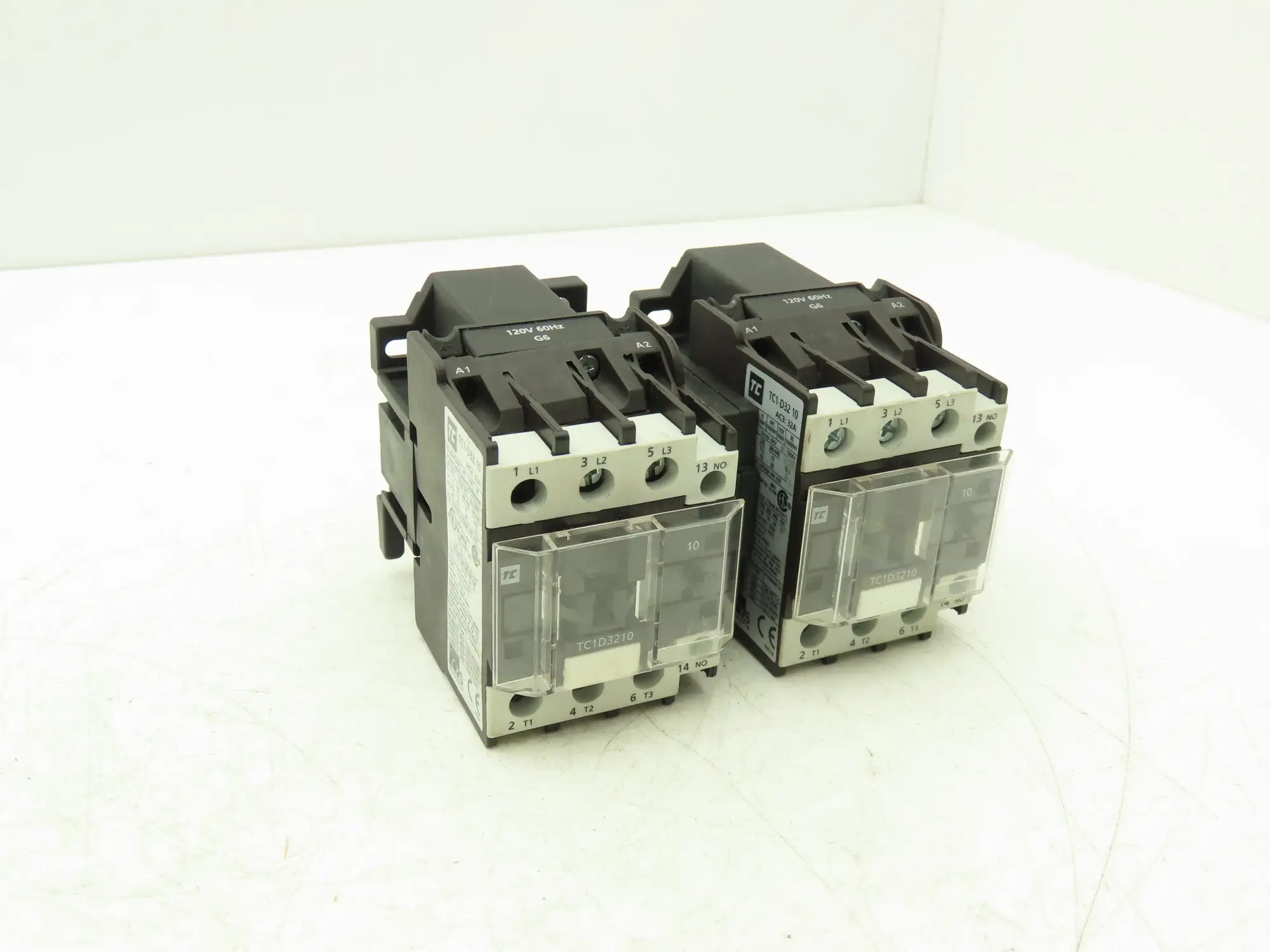Shamrock Robusta TC1-D32 10 Reversing Motor Starter 3Ph 600V 25Hp 1NC Coil 120V
