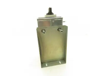 Siemens 3RV1946-2B Rotary Mechanism  Circuit Breaker 30A 600V W Interlocking Kit