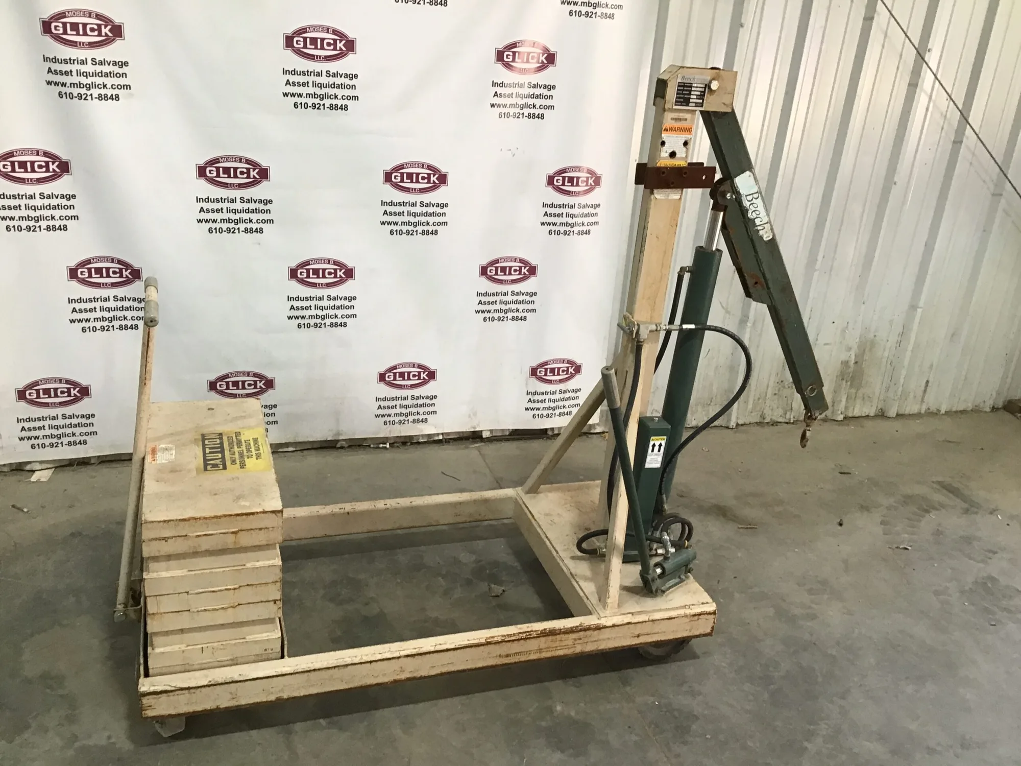 Beech B-10000W Reverse Boom Hoist Crane 1615-lb Lift Counterweighted