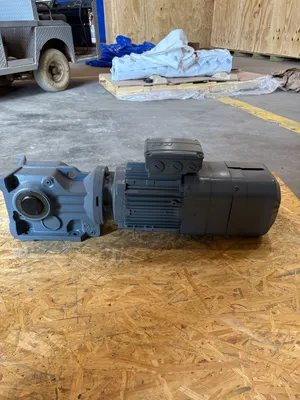 SEW-EURODRIVE KA47B DRN90S4/BE2/TF/AS7W Motors | ESS Industrial Equipment Sales (5)