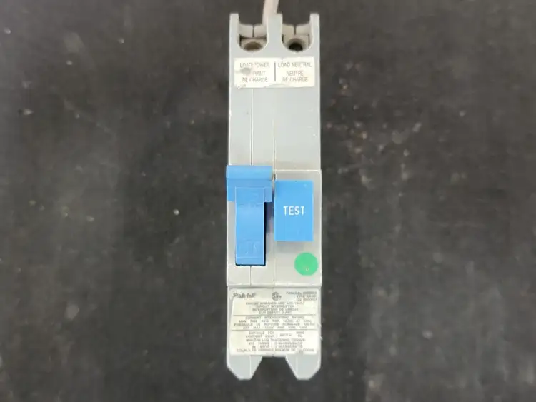 Used FEDERAL PIONEER NA15AFI Switchgears British Columbia CA | Lenmark #243616