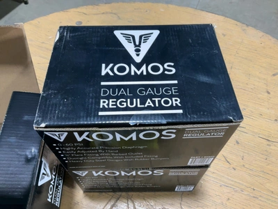Used LOT OF (3) KOMOS D1077 DUAL GAUGE REGULATOR Air Pressure Regulators Michigan US | Miedema Asset Management Group #1761562