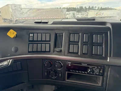 Used 2020 VOLVO VHD Dump trucks Minnesota US | Carco Truck & Equipment #1514186