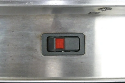 FWE COUNTERTOP HEATING HOLDING CABINET MODEL HCL-1826-4-CHIP (HINGES FROM LEFT TO RIGHT)
