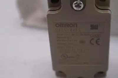 NEW Omron D4BS-4AFS-NPT Limit Switch, Safety Interlock STOCK H96A
