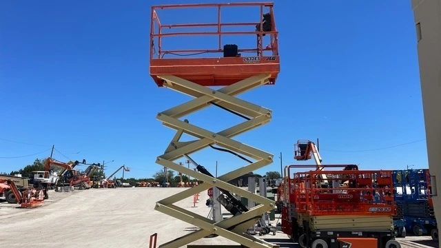 USED 2016 JLG 2632ES