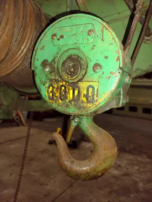 2 TON P&H POWERED CABLE HOIST, WITH ROLLING TROLLEY: YOBRO #25083