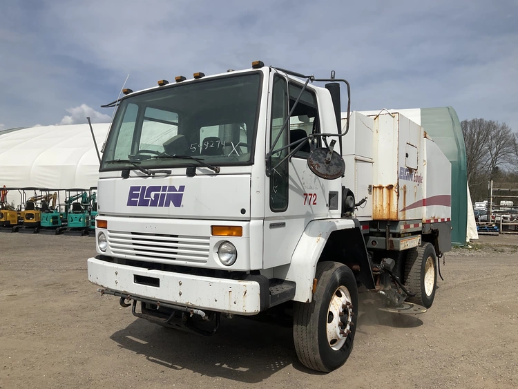 Used 2002 ELGIN EAGLE Street Sweeper Michigan US | Miedema Asset Management Group #1149038