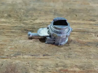 3/8" Die Cast Connector L-16
