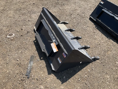 New old stock Paladin 42” bucket with teeth for a mini skid steer, welded on cutting edge, mini skid...