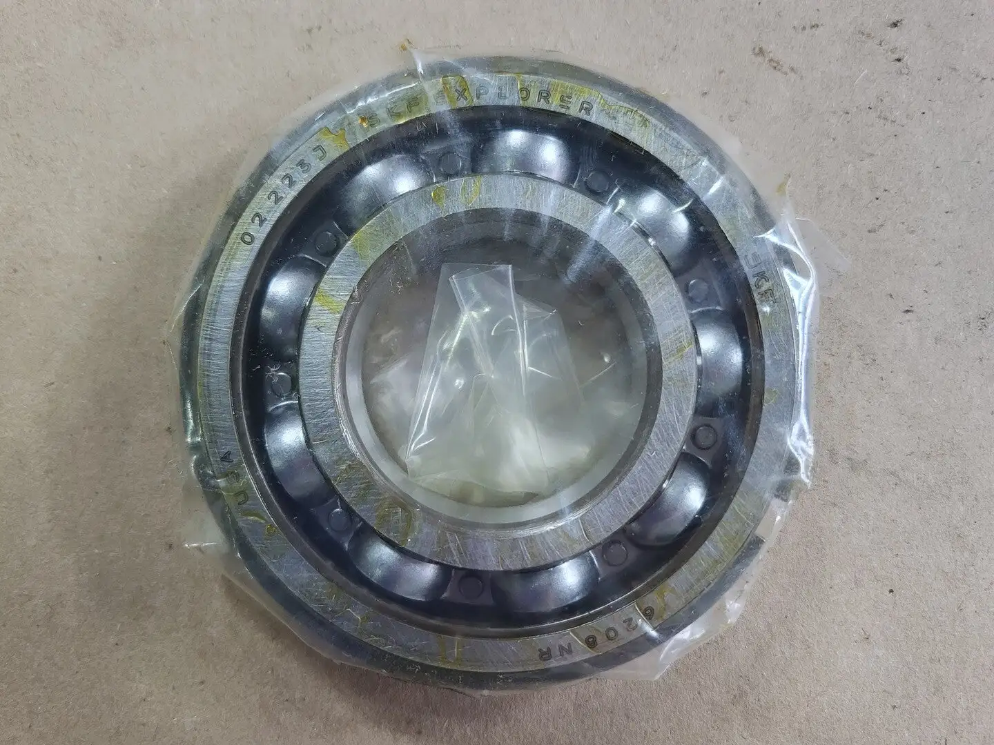 NEW SKF 6208 NR