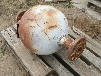 USED FLUID KINETICS PDS 2.5-18T-600 PULSATION DAMPENER / ACCUMULATOR