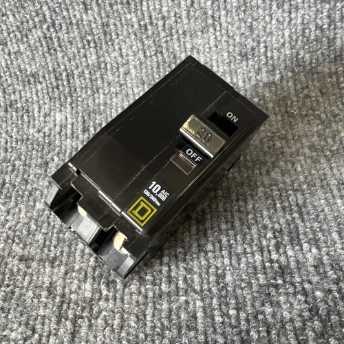 Used Square D Q0B220 Circuit Breakers California US | Davliegogo LLC #1729087