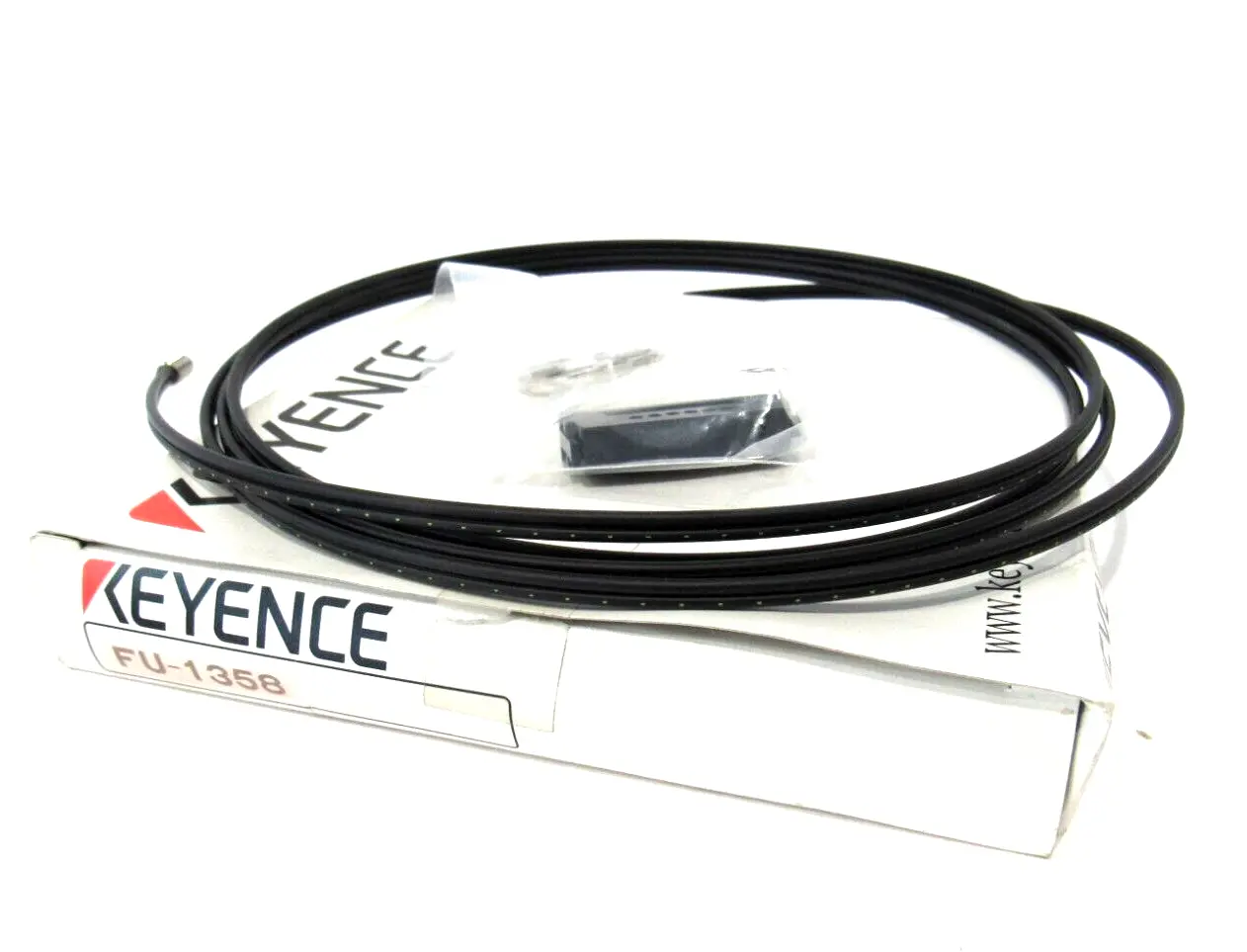 NEW KEYENCE FU-1358 FIBER OPTIC SENSOR CABLE FU1358
