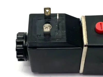 Used Automation Direct Pneumatic Double Solenoid Valve MISSING PLUG Solenoid Valves Michigan US | Maverick Industrial Sales #1393269