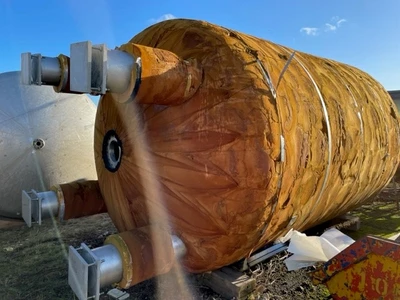 Scholl 32,000 Litre Tanks SS Europe Over 20,000 Litres | Perry Equipment (3)