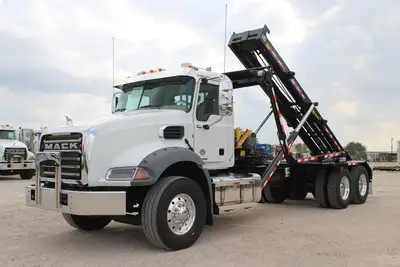New | in-Stock 2026 MACK GRANITE 64BR Rolloff Trucks Texas US | Roll Off Truck World #1491907