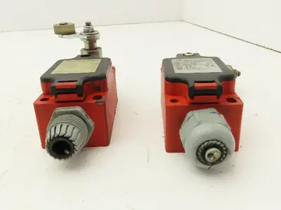 Bernstein ENK-UV1Z AHS-V Limit Switch 500V 10A 30mm Arm Plastic Roller Lot of 2