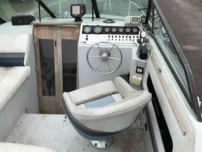 USED 1987 RINKER FIESTA VEE 250