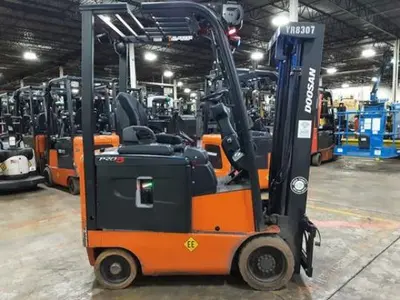 USED 2019 DOOSAN BC15S-5