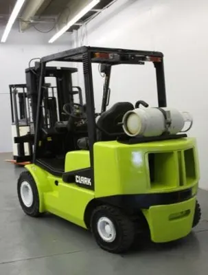 USED 1995 CLARK CGP25