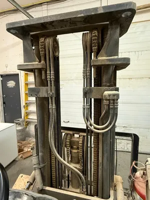 CATERPILLAR GP25 Forklifts | ListingHippo (8)