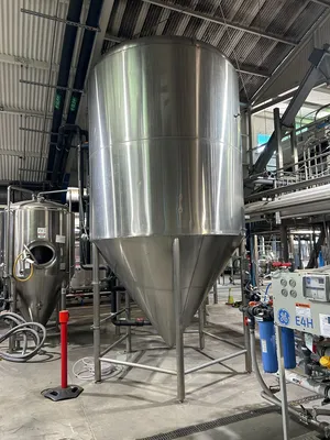USED JV NORTHWEST 3,300 GALLON