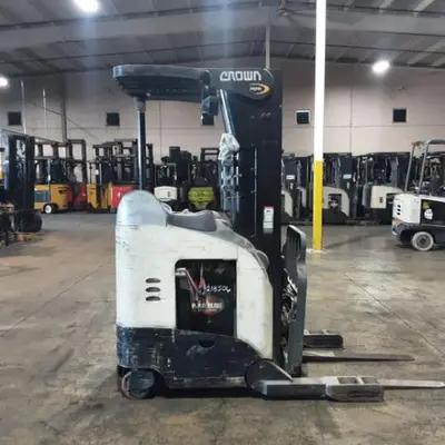 USED 2016 CROWN RR5725-45