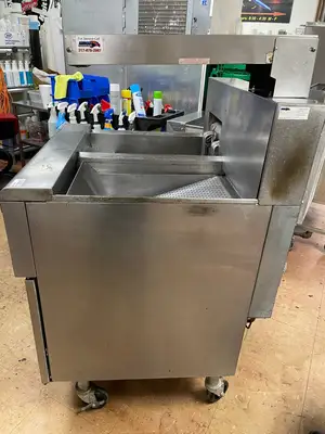 Used FryMaster Used Frymaster 50lb Electric Fryer w/ Dump Station & Filtration 208V 3 Phase Cookers / Coolers / Fryers Illinois US | Falcon Restaurant Supply #1374977