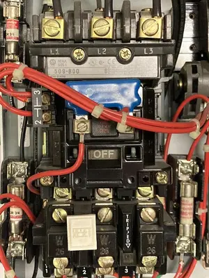 USED ALLEN-BRADLEY 2112B-BDB-6P-17-24R-41-111 Q