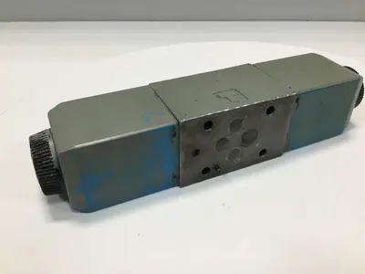 USED VICKERS DG4V-3-6C-M-U-HL7-60