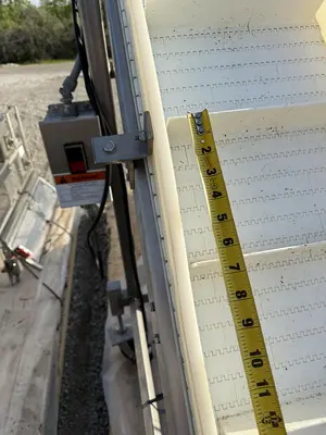 STAINLESS STEEL CLEATED Z- FLOW ELEVATOR