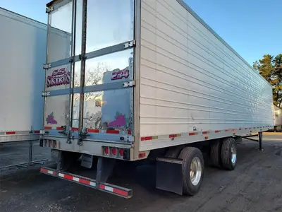 USED 2005 UTILITY 50 FOOT