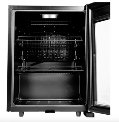 Magic Chef COMMERCIAL 18.9 IN W. SINGLE ZONE 58 CAN BEVERAGE COOLER IN STAINLESS STEEL