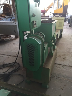 Ultramatic Vibratory Finisher