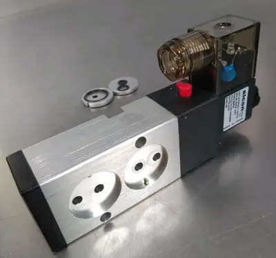 Versa 65B32Z3A1-1QY18 Valve Namur 36-150PSI 110V Loc5D37