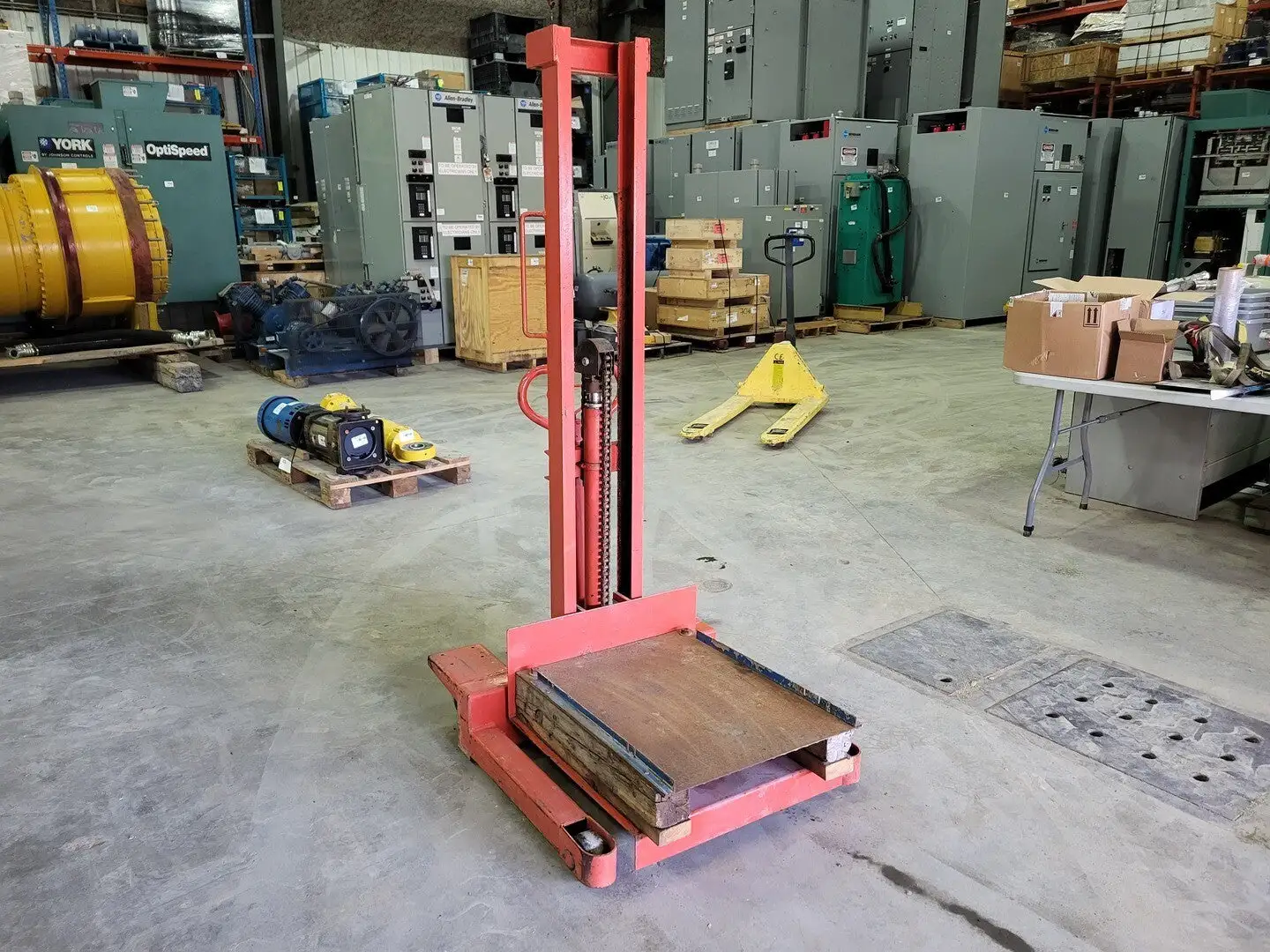 USED MAHAFFY MATERIALS SLH2424-70